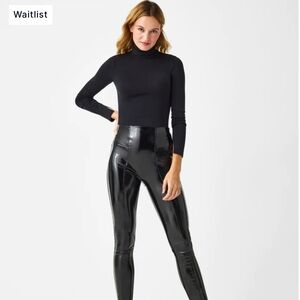 Spanx faux leather leggings. Patent finish. Size M.